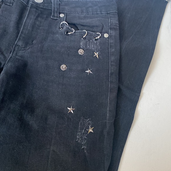 NWOT & Vintage Almost Famous Black Distressed Skinny Jeans - Picture 3 of 11